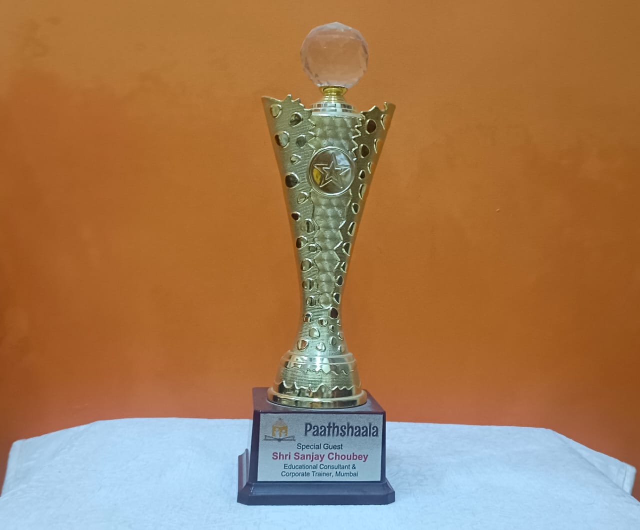 Paathshaala trophy presented to Sanjay Choubey